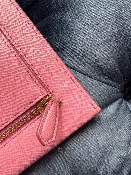 Prada Pink Saffiano Envelope Clutch/wallet with Gold Logo - Picture 6 of 10